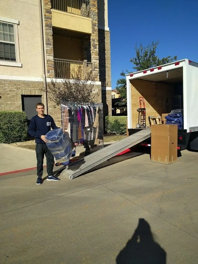 Best Time to Move: When to Relocate for Lower Costs & Better Service